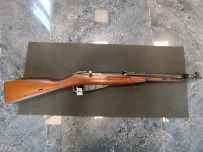 Karabin Mosin M44 kup - widok z boku