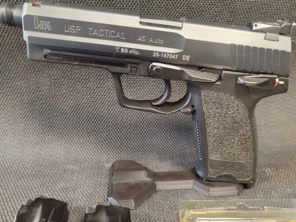 USP Tactical 45 kup - widok z boku